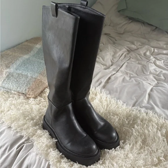 Steve Madden Boots - Picture 2 of 6